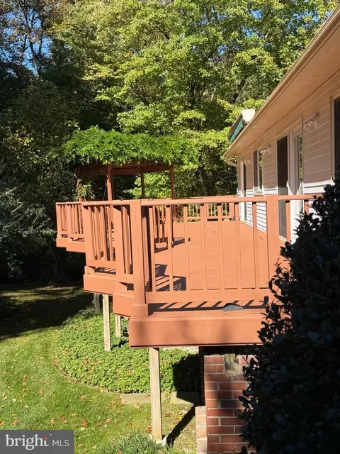 2401 Falling Creek Rd, Silver Spring, MD 20904 photo 4