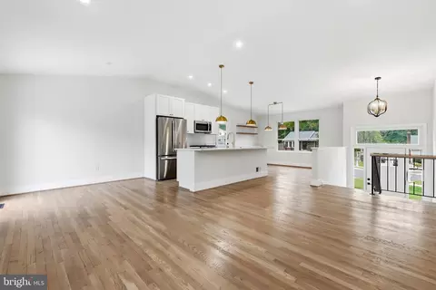 Living - 13205 Wilton Oaks Dr, Silver Spring, MD 20906 photo 2 of 7