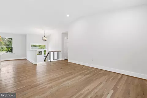 Living - 13205 Wilton Oaks Dr, Silver Spring, MD 20906 photo 1 of 7
