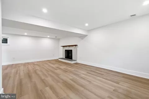 Living - 13205 Wilton Oaks Dr, Silver Spring, MD 20906 photo 6 of 7