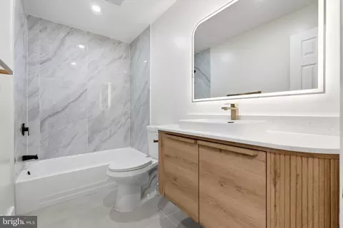 Bath - 13205 Wilton Oaks Dr, Silver Spring, MD 20906 photo 1 of 4