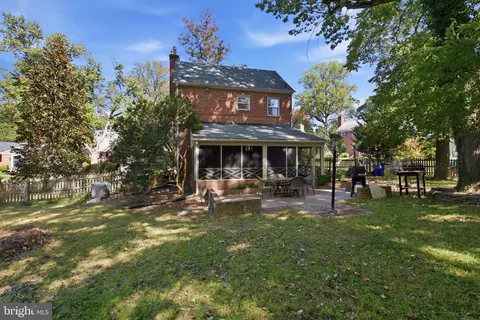 Exterior - 10016 Portland Rd, Silver Spring, MD 20901 photo 6 of 11