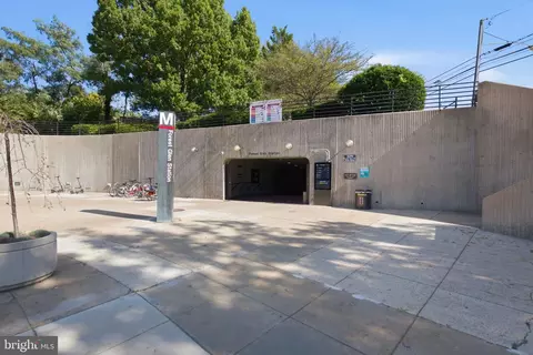 Exterior - 10016 Portland Rd, Silver Spring, MD 20901 photo 8 of 11