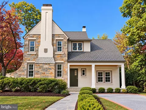 3207 Pickwick Ln, Chevy Chase, MD 20815