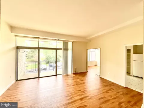 14424 Parkvale Rd #5, Rockville, MD 20853