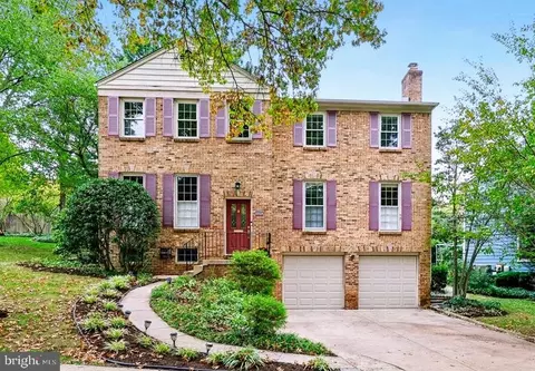 8041 Ellingson Dr, Chevy Chase, MD 20815