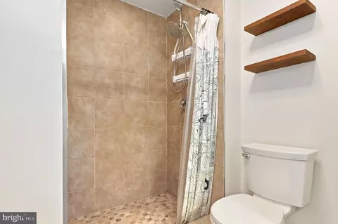 Bath - 2203 Aventurine Way, Silver Spring, MD 20904 photo 5 of 6