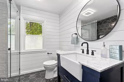 Bath - 2203 Aventurine Way, Silver Spring, MD 20904 photo 2 of 6