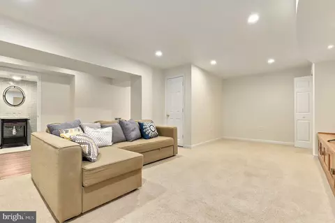 Living - 2203 Aventurine Way, Silver Spring, MD 20904 photo 6 of 6