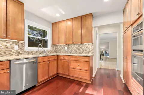 Kitchen - 2203 Aventurine Way, Silver Spring, MD 20904 photo 3 of 6