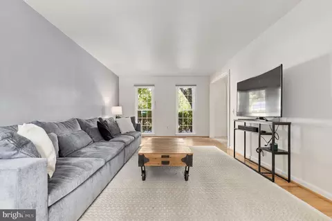 Living - 2203 Aventurine Way, Silver Spring, MD 20904 photo 4 of 6