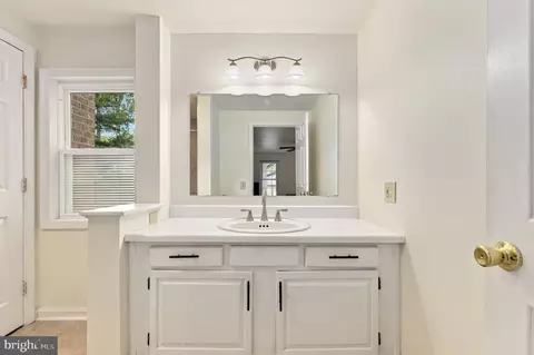 Bath - 2203 Aventurine Way, Silver Spring, MD 20904 photo 4 of 6