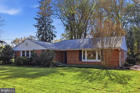 4508 Oak Hill Rd, Rockville, MD 20853