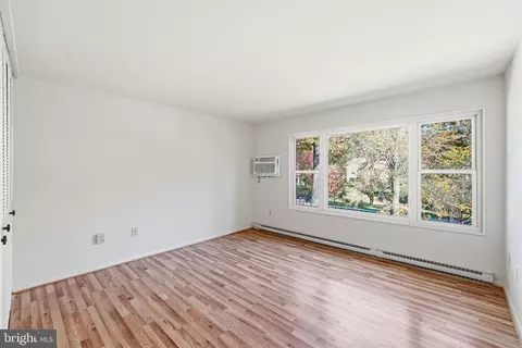 Living - 3312 Chiswick Ct #62-2B, Silver Spring, MD 20906 photo 5 of 5