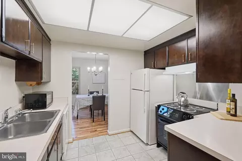 Kitchen - 3312 Chiswick Ct #62-2B, Silver Spring, MD 20906 photo 4 of 4