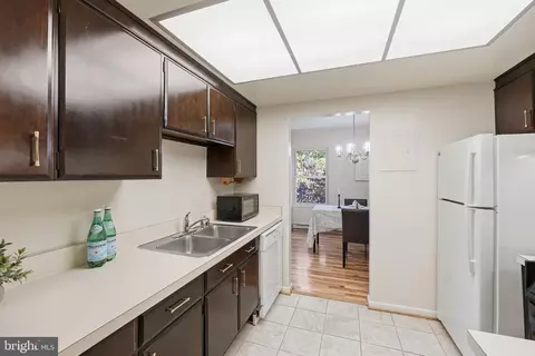 Kitchen - 3312 Chiswick Ct #62-2B, Silver Spring, MD 20906 photo 3 of 4