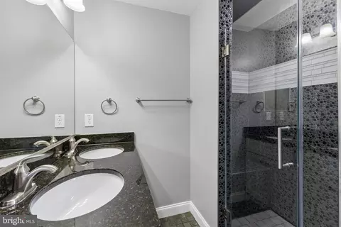 Bath - 620 University Blvd W, Silver Spring, MD 20901 photo 2 of 4
