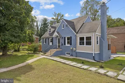 Exterior - 620 University Blvd W, Silver Spring, MD 20901 photo 2 of 6