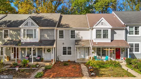 12173 Flag Harbor Dr, Germantown, MD 20874