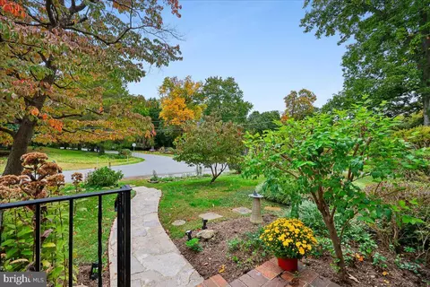 Exterior - 10525 Kinloch Rd, Silver Spring, MD 20903 photo 3 of 19