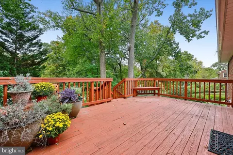 Exterior - 10525 Kinloch Rd, Silver Spring, MD 20903 photo 5 of 19