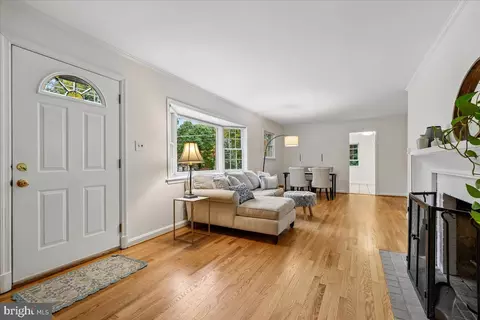 Living - 10525 Kinloch Rd, Silver Spring, MD 20903 photo 3 of 4