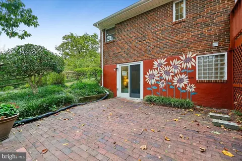 Exterior - 10525 Kinloch Rd, Silver Spring, MD 20903 photo 9 of 19