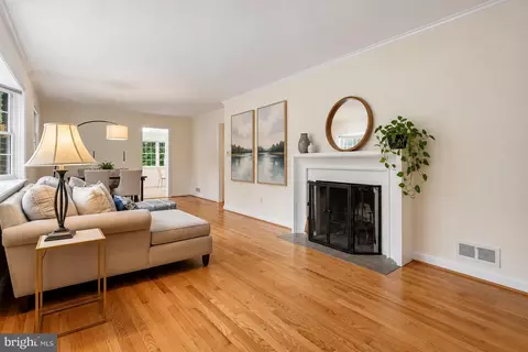 Living - 10525 Kinloch Rd, Silver Spring, MD 20903 photo 1 of 4