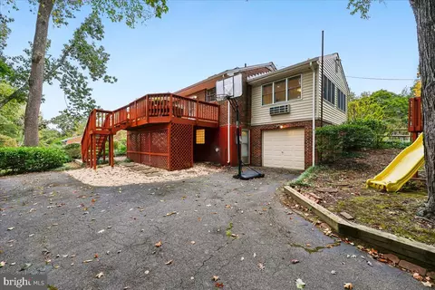 Exterior - 10525 Kinloch Rd, Silver Spring, MD 20903 photo 6 of 19