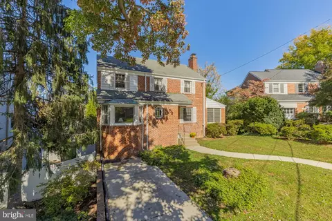 8215 Larry Pl, Chevy Chase, MD 20815