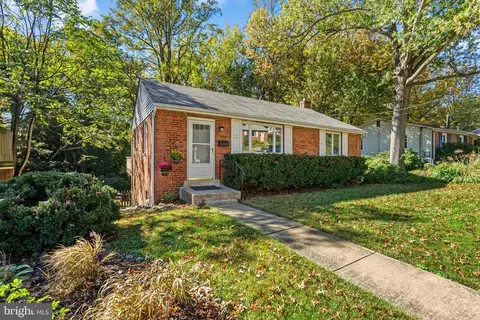 3318 Glenway Dr, Kensington, MD 20895