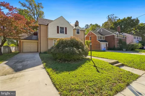 2620 Colston Dr, Chevy Chase, MD 20815