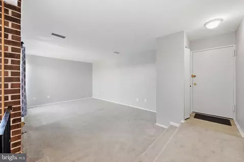 Living - 9909 Blundon Dr #4-301, Silver Spring, MD 20902 photo 4 of 6