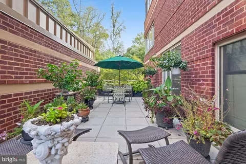 5800 Nicholson Ln #1-207, North Bethesda, MD 20852