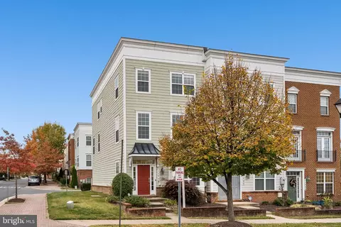 Exterior - 11718 Leesborough Cir, Silver Spring, MD 20902 photo 4 of 4