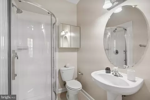 Bath - 11718 Leesborough Cir, Silver Spring, MD 20902 photo 4 of 4