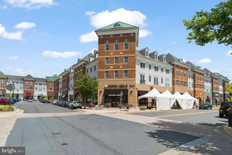 801 Pleasant Dr #80104 OR  4, Rockville, MD 20850
