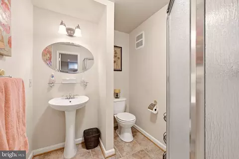 Bath - 13420 Rippling Brook Dr, Silver Spring, MD 20906 photo 3 of 6