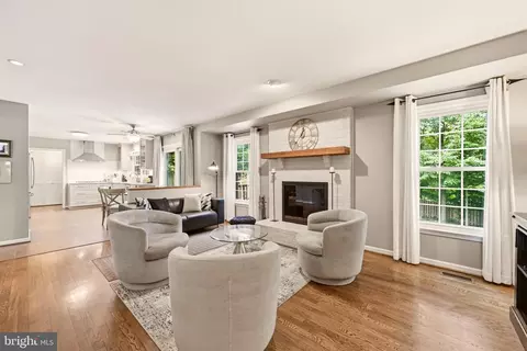 Living - 13420 Rippling Brook Dr, Silver Spring, MD 20906 photo 2 of 3