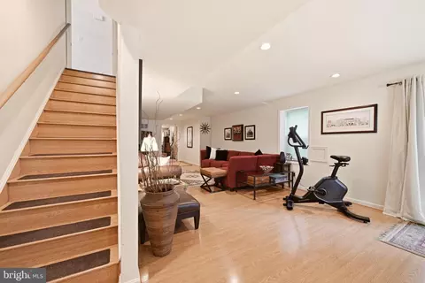Entry Way - 13420 Rippling Brook Dr, Silver Spring, MD 20906 photo 2 of 3