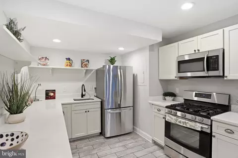 Kitchen - 8618 Manchester Rd #4, Silver Spring, MD 20901 photo 3 of 3