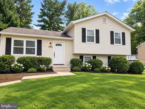 24205 Bush Hill Rd, Gaithersburg, MD 20882