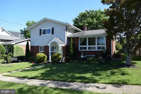 5316 Bangor Dr, Kensington, MD 20895