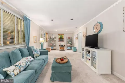 10511 Huntley Pl, Silver Spring, MD 20902 | MLS# MDMC2260928 | 19 ...