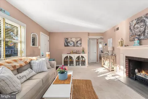 10511 Huntley Pl, Silver Spring, MD 20902 | MLS# MDMC2260928 | 19 ...
