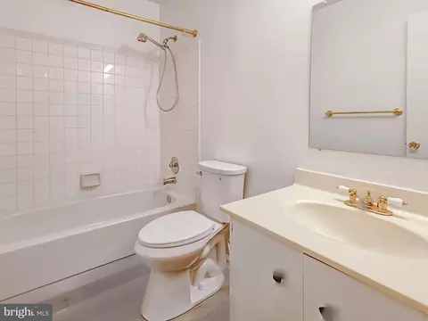 Bath - 9 Long Green Ct, Silver Spring, MD 20906 photo 2 of 4