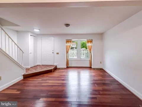 Living - 9 Long Green Ct, Silver Spring, MD 20906 photo 2 of 5