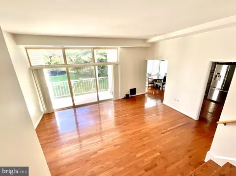14428 Parkvale Rd #5, Rockville, MD 20853