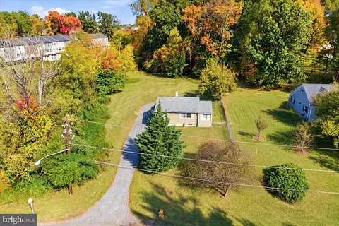 9605 Stewartown Rd NE, Montgomery Village, MD 20886