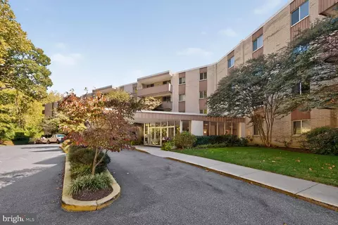 7505 Democracy Blvd #A-422, Bethesda, MD 20817
